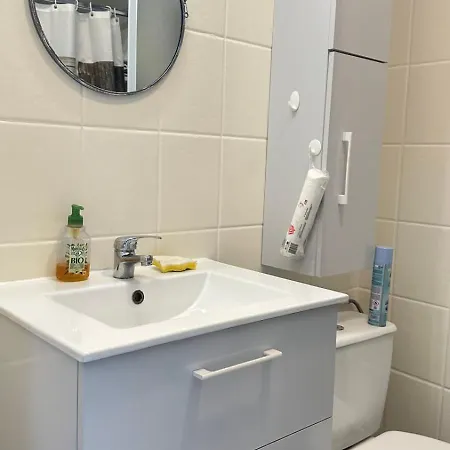 Charming T3 With Balcony In * Arcachon