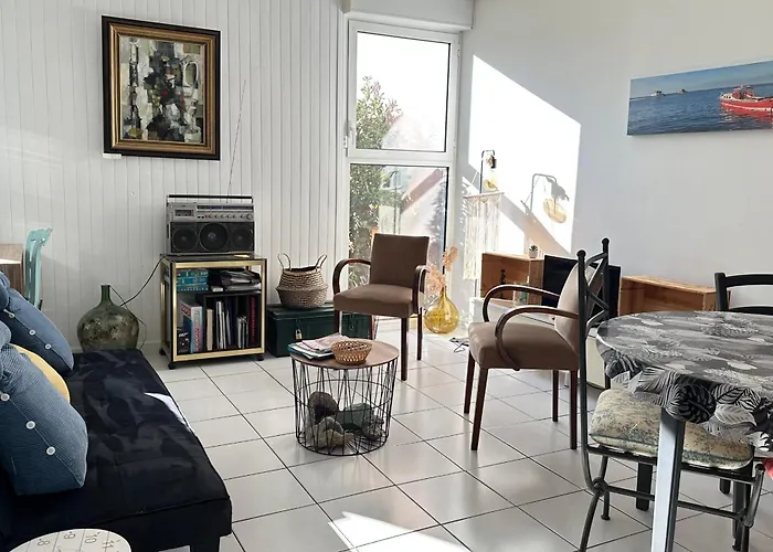 Charming T3 With Balcony In * Arcachon