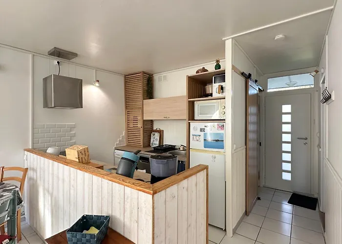 Charming T3 With Balcony In *