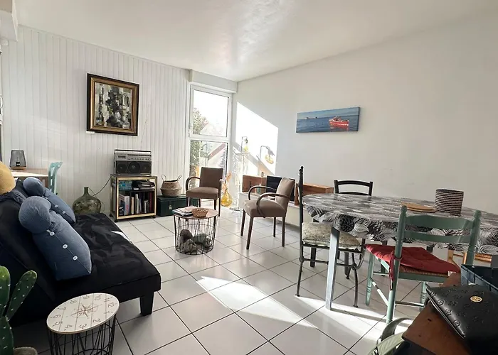 Charming T3 With Balcony In *