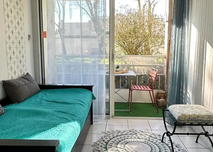 Charming T3 With Balcony In Arcachon