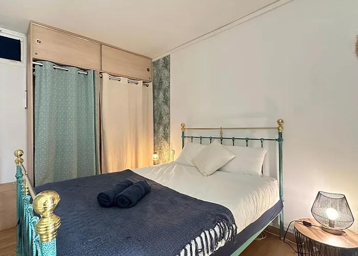 Charming T3 With Balcony In Apartamento *